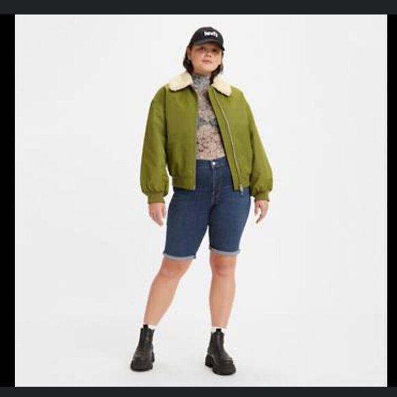 Levi's Classic Bermuda Women's Shorts Dark Wash Denim long shorts jorts sz 30 - Picture 2 of 16